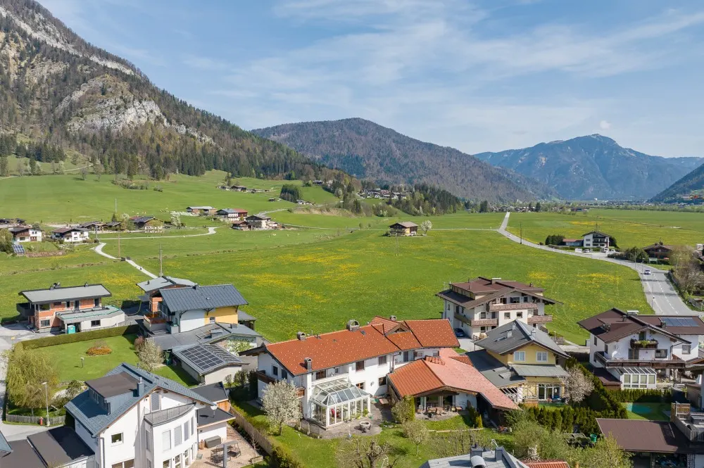 KITZIMMO-Großzügiges Haus mit 3 Wohnungen mieten - Immobilien St. Johann.