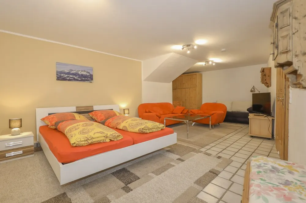 KITZIMMO-Großzügiges Haus mit 3 Wohnungen mieten - Immobilien St. Johann.