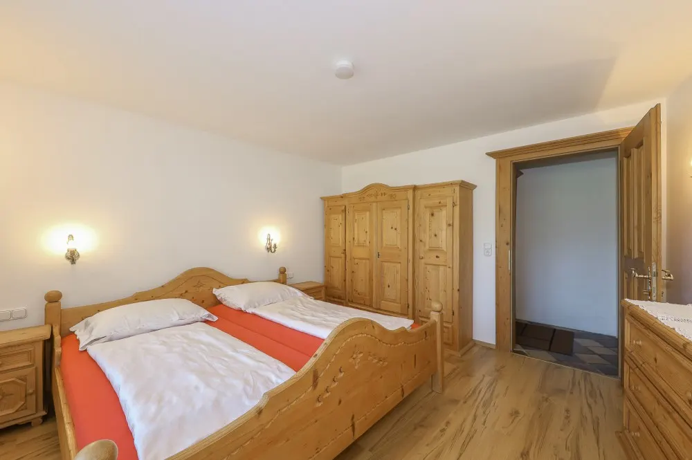KITZIMMO-Großzügiges Haus mit 3 Wohnungen mieten - Immobilien St. Johann.