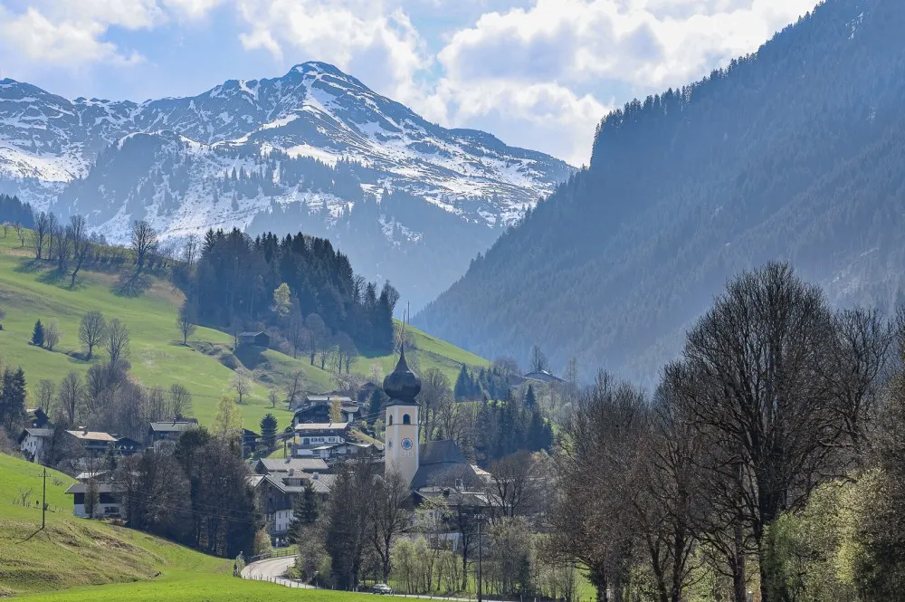 KITZIMMO-Baugrundstück in Toplage kaufen - Immobilien Aurach bei Kitzbühel.