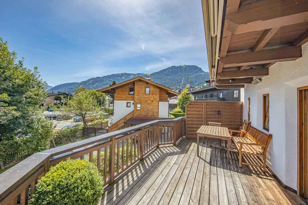 KITZIMMO-Großzügige Wohnung mit schönem Ausblick in Zentrumslage - Immobilien Kitzbühel.-4
