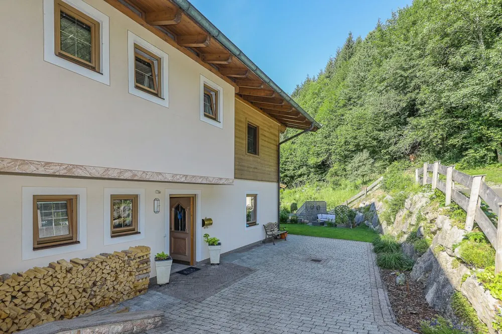 KITZIMMO-Eckreihenhaus in sonniger Ruhelage mit Panorama-Ausblick - Immobilien Brixen.