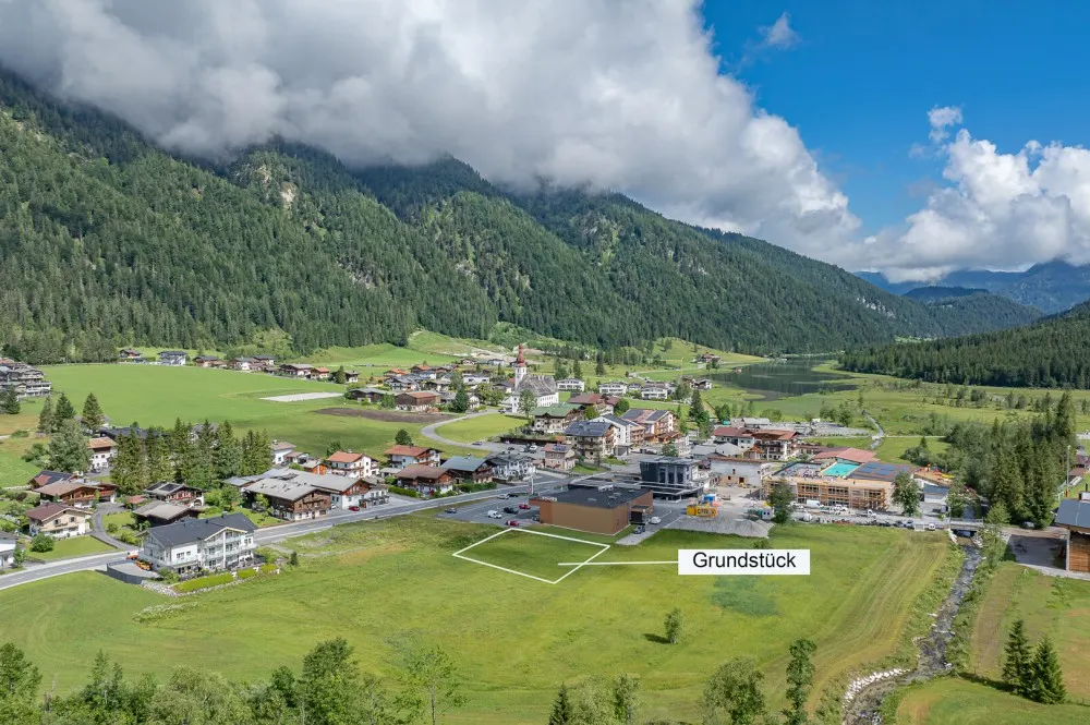 KITZIMMO-Grundstück mit Baugenehmigung für 15 Wohnungen & 1 Geschäft - Immobilien St. Ulrich.