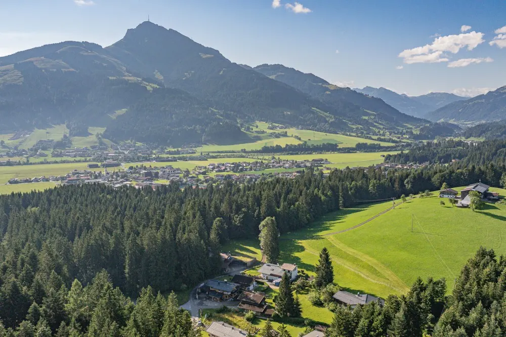 KITZIMMO-Grundstück mit Baugenehmigung für ein exklusives Chalet - Immobilien Oberndorf.