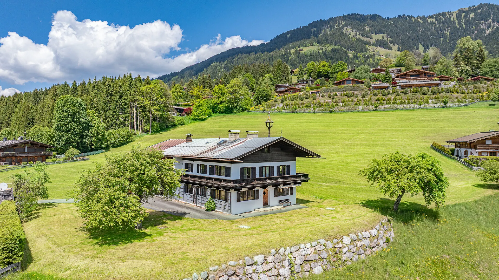 KITZIMMO-Luxusanwesen in bester Lage kaufen - Immobilien Kitzbühel.-2 16.51.04