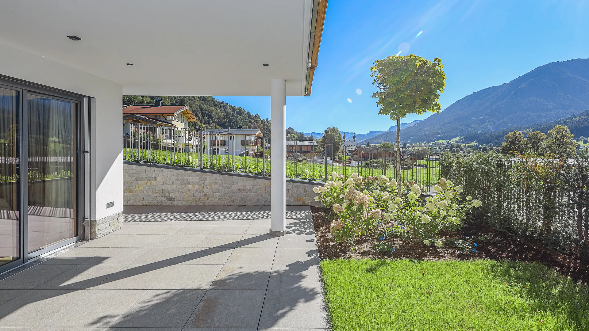 KITZIMMO-Luxuriöse Gartenwohnung mit eigenem Wellnessbereich - Immobilien Brixen.