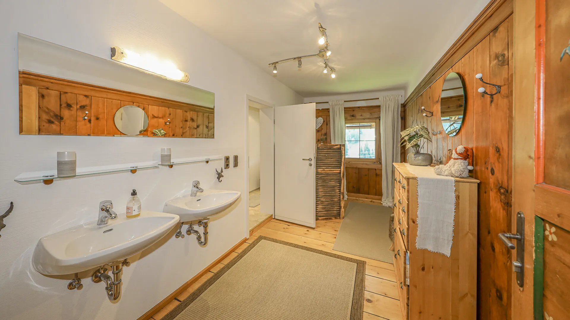 KITZIMMO-Dachgeschosswohnung im Bauernhaus mit touristischer Widmung - Immobilien Jochberg.