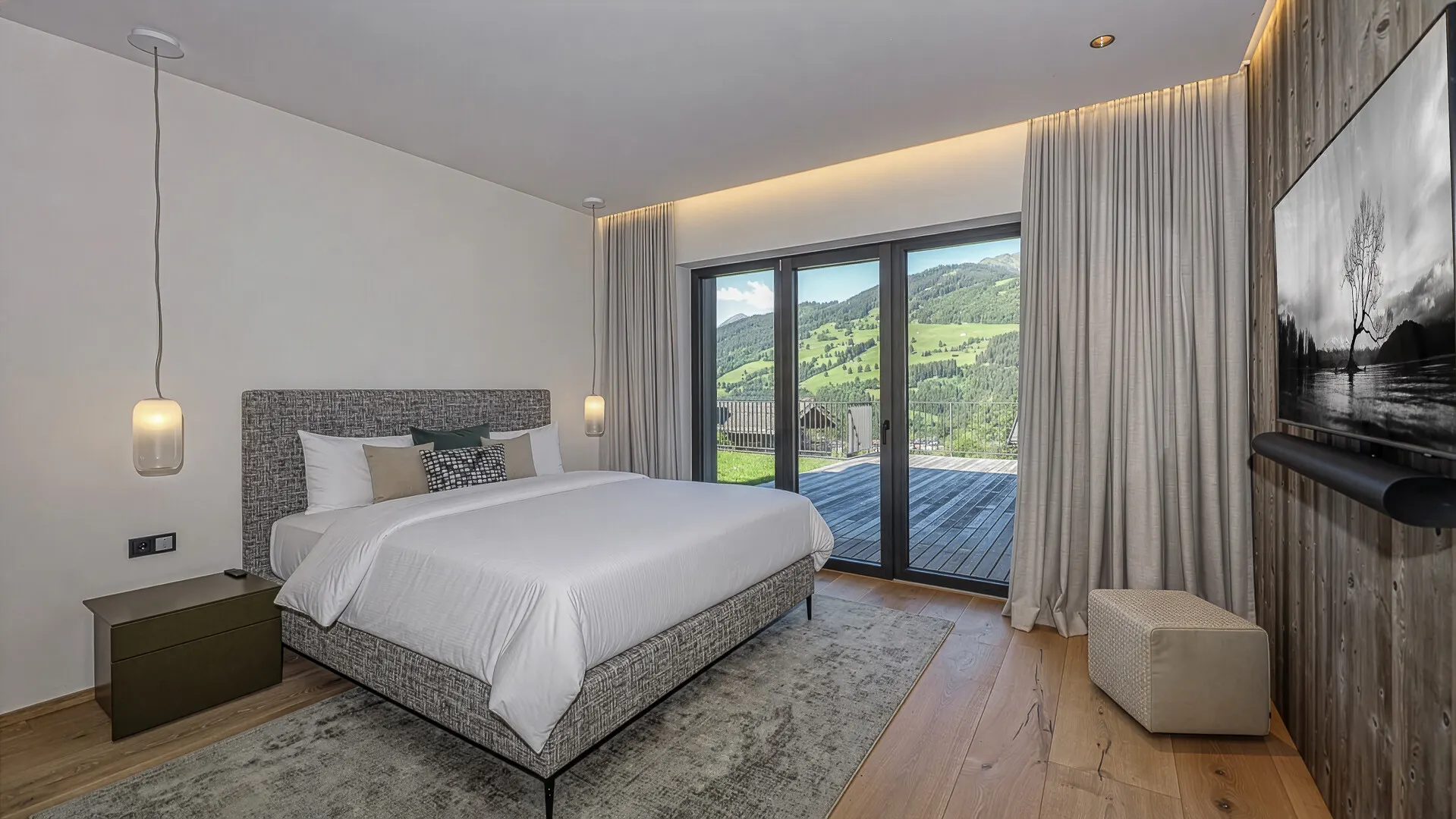 KITZIMMO-Einzigartige Luxusvilla mit Gästehaus in prominenter Toplage - Immobilien Aurach.