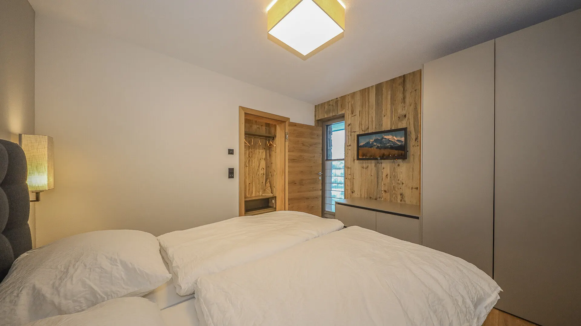 KITZIMMO-Exklusive Luxusvilla mit Kaiserblick in Toplage - Immobilien Going.-2-36